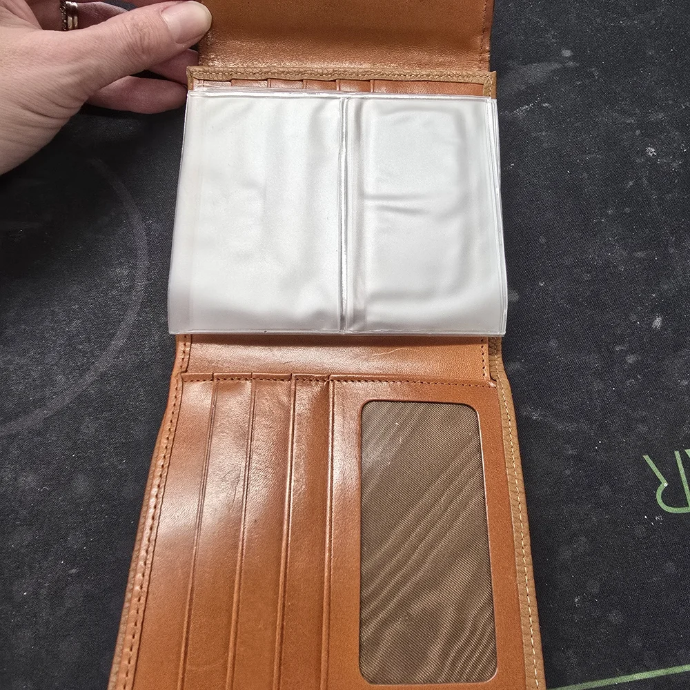 VINTAGE DOONEY & BOURKE WALLET - Picture 2 of 6